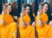 Horny Desi Girl Shows Boobs Horny Desi Girl Shows Boobs