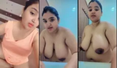 Horny Desi Girl Shows Her Big Boobs Horny Desi Girl Shows Her Big Boobs